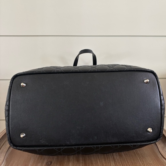 AUTHENTIC CHRISTIAN DIOR QUILTED CANNAGE CANVAS MEDIUM PANAREA TOTE - Picture 6 of 16